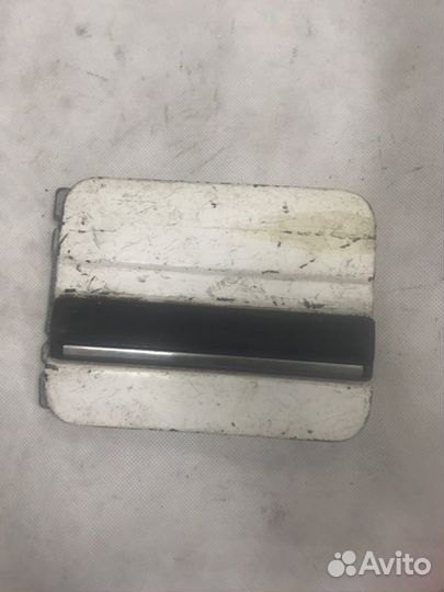 Лючок бензобака Toyota Mark 2 GX70 1GFE