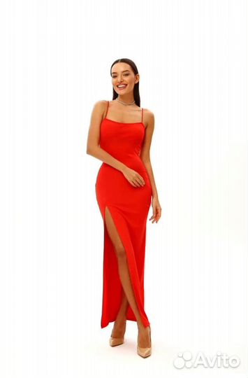 Платье с разрезом