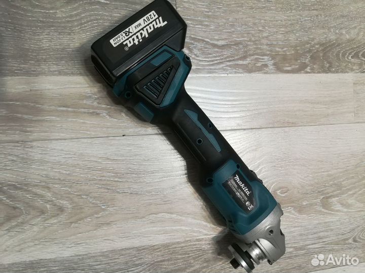 Аккумуляторный набор makita 4 в 1