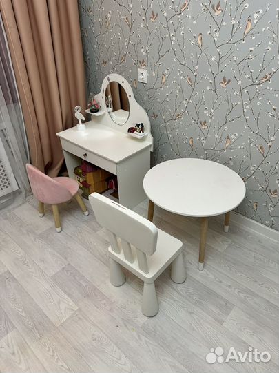 Детский стол и стул