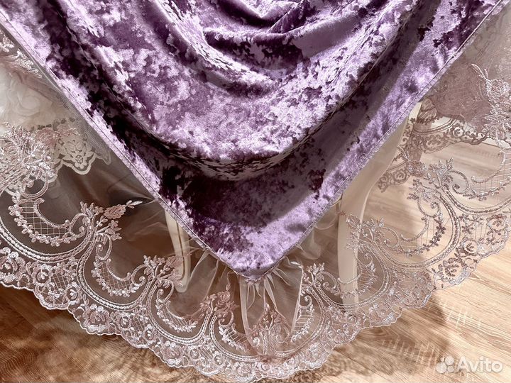Скатерть бархатная с кружевом сиреневая плюш
