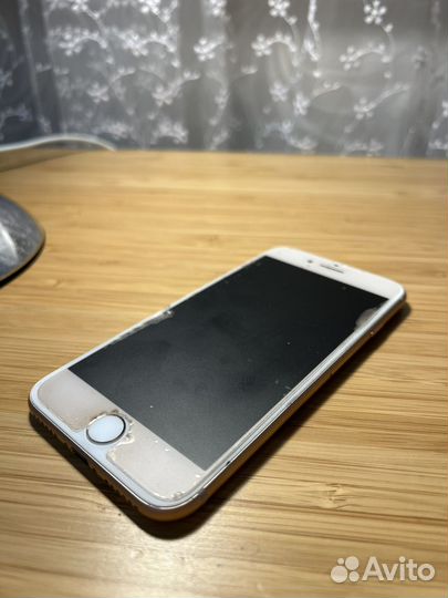 Телефон iPhone 8