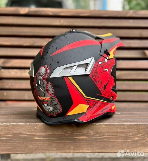 Кроссовый шлем Spark с очками Red