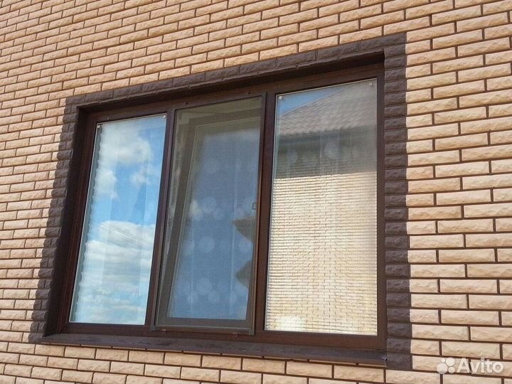 Окно ламинированное коричневое