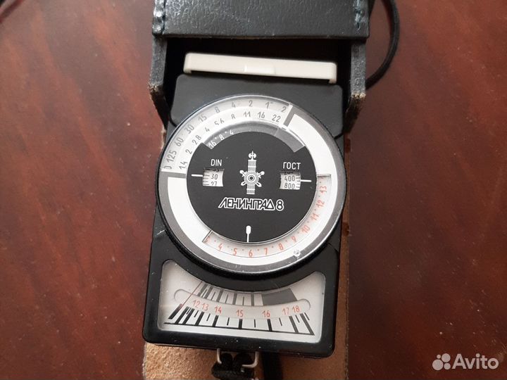 Экспонометр, фотовспышка, фонарь, глянцеватель