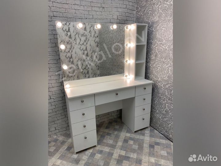 Туалетный стол с зеркалом 120*160