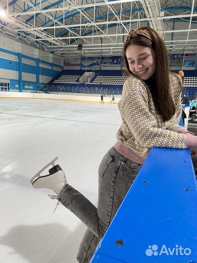 Коробка женских вещей 44 размера