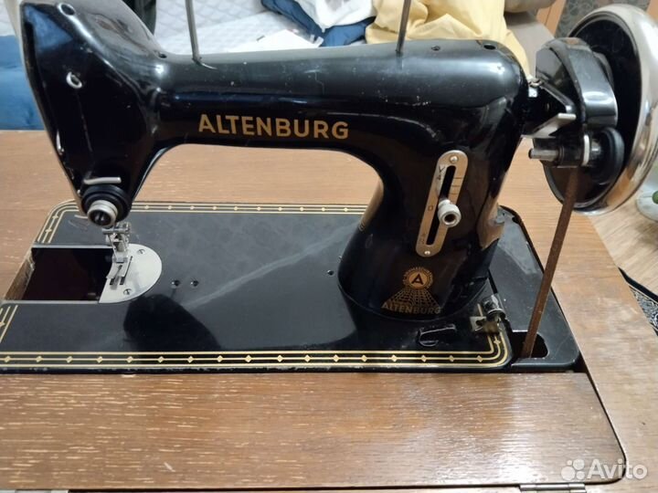 Ножная швейная машина Altenburg Германия