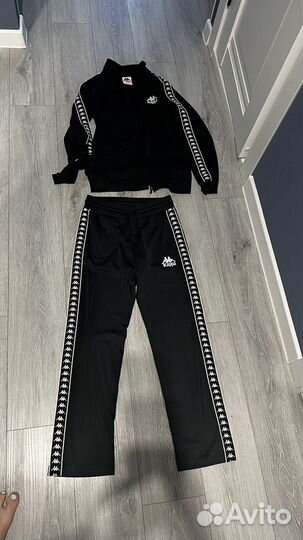 Костюм спортивный