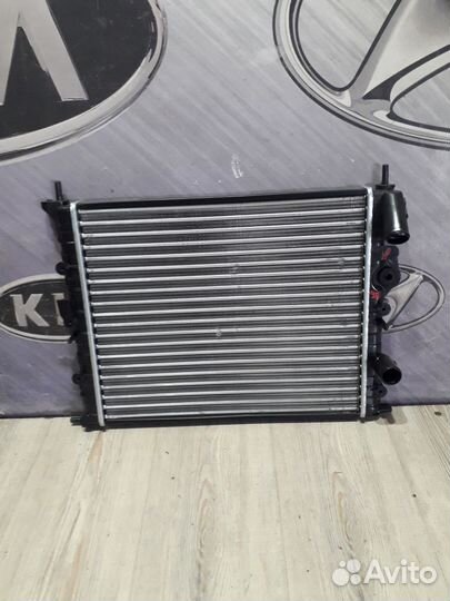 Радиатор охлаждения двигателя основной Renault log