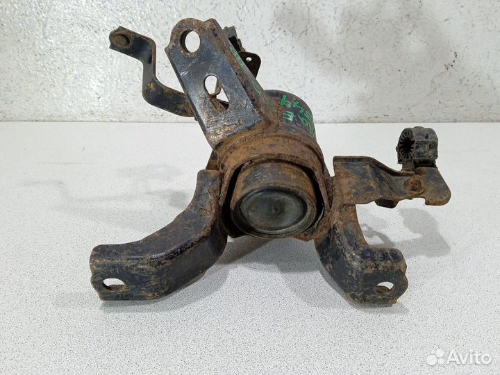 Подушка двигателя Тойота