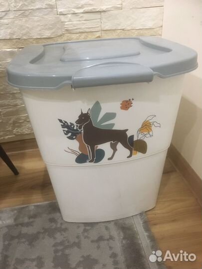 Контейнер для сухого корма