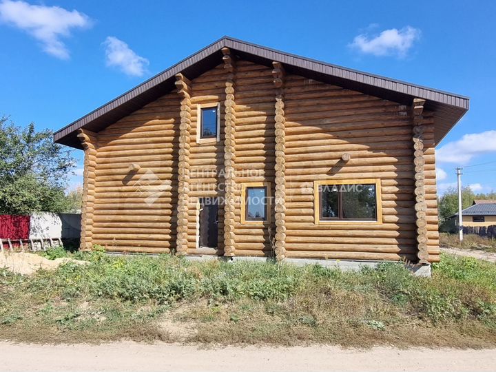 Дом 192 м² на участке 9 сот.