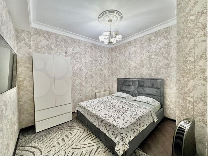 3-к. квартира, 110 м², 3/15 эт.