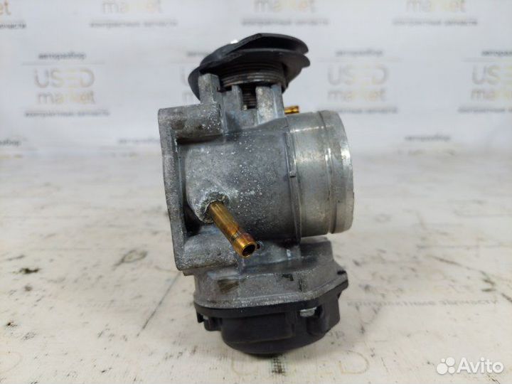 Дроссельная заслонка Volkswagen Golf 4 1.6 AKL