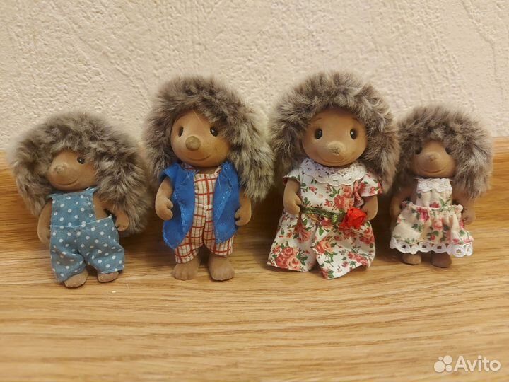 Sylvanian families Семья ёжиков 4 фигурки