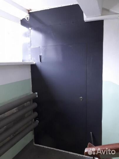 Металлическая дверь / Кладовка подъездная