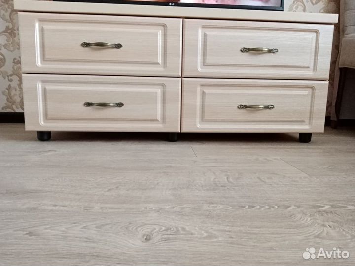 Тумба под телевизор