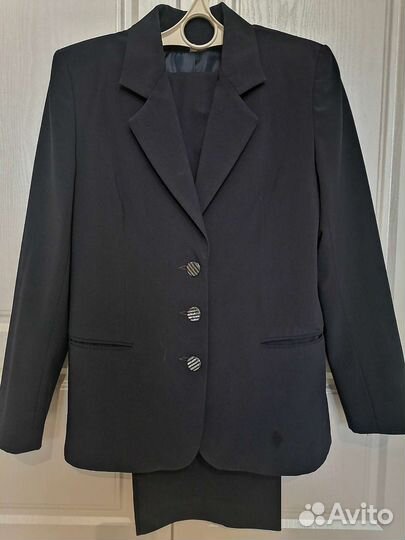 Брючный костюм