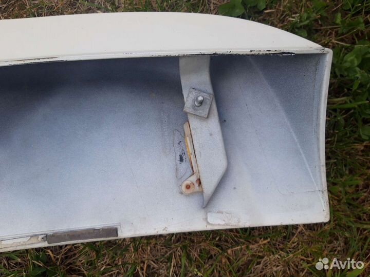 Спойлер Volkswagen touareg 2009 год