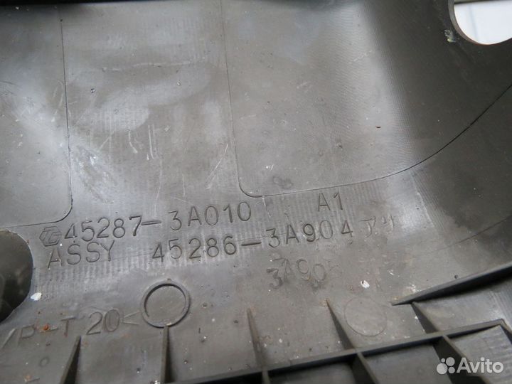 Кожух рулевой колонки Lexus GS 300