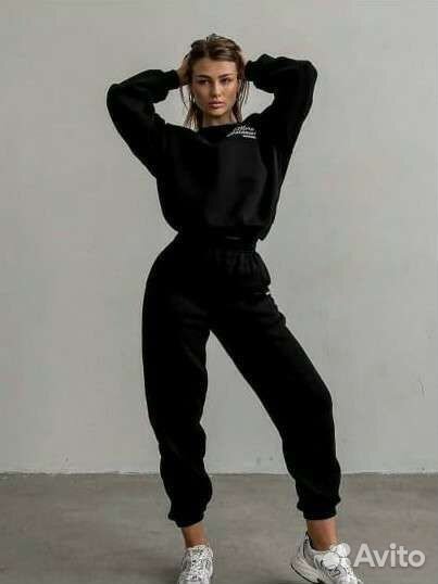 Спортивный костюм женский