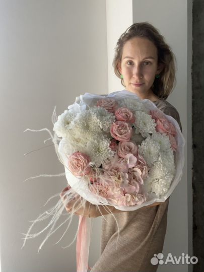 Букет из гортезии и пионовидных роз