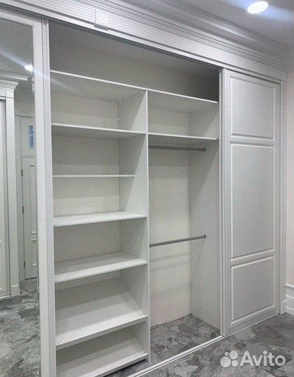 Шкаф купе на заказ от фабрики с зеркалом