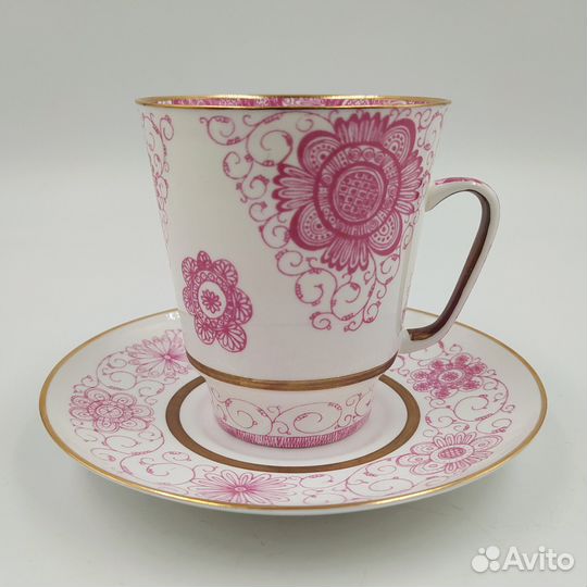 Пара кофейная с цветочным орнаментом в розовой