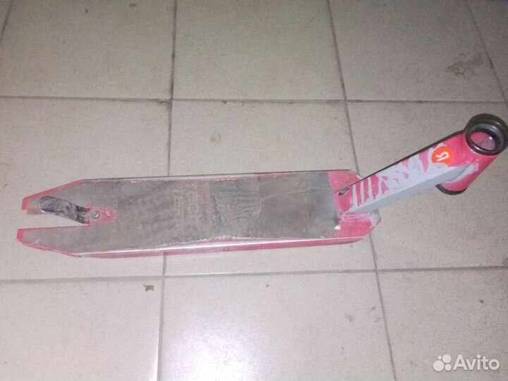 Доска на трюковой самокат