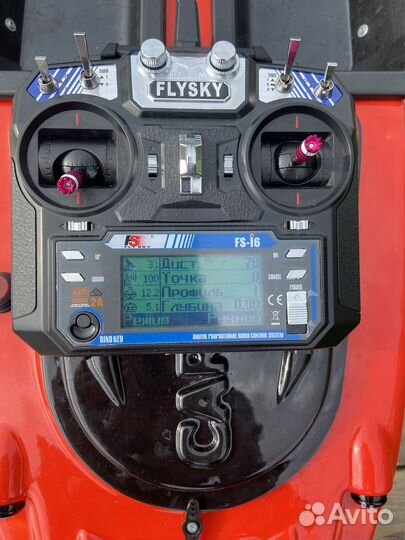 Прикормочный кораблик с gps