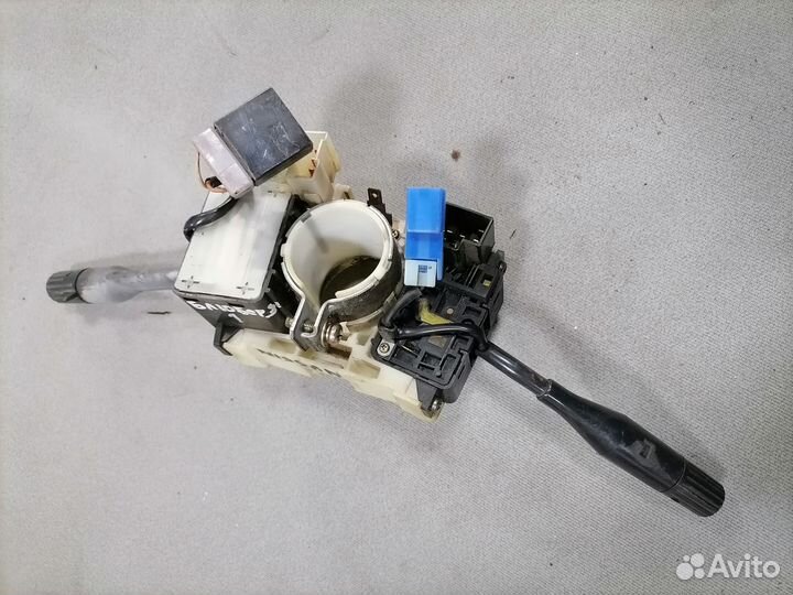 Блок подрулевых переключат.Nissan Bluebird 1987