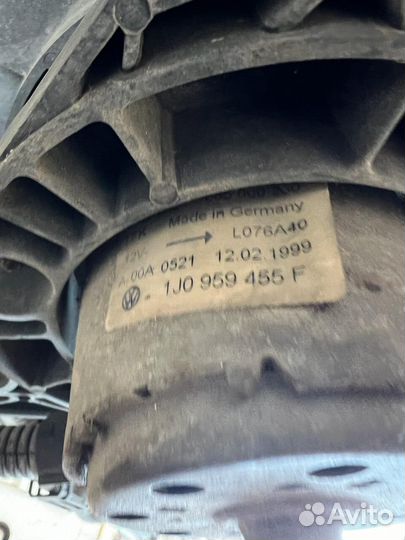 Панель передняя (телевизор) Volkswagen Golf 4