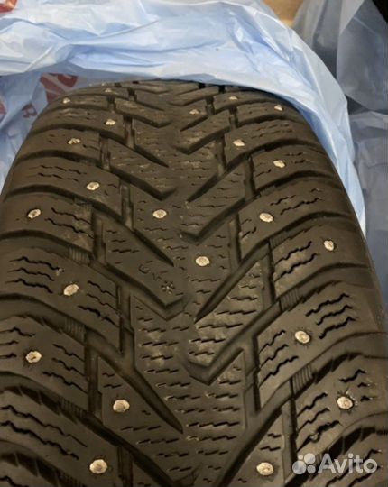 Nokian Tyres Hakkapeliitta 8 235/60 R17
