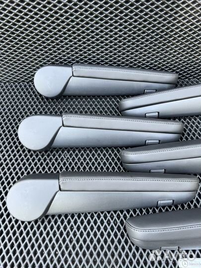 Подлокотник фольксваген Т5-Т6 новый