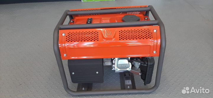 Генератор Husqvarna G2500P, бензомоторный