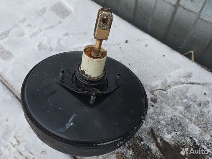 Вакуумный усилитель тормозов Volkswagen