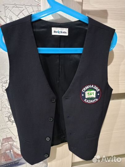 Жилетка для мальчика школьная синяя 140