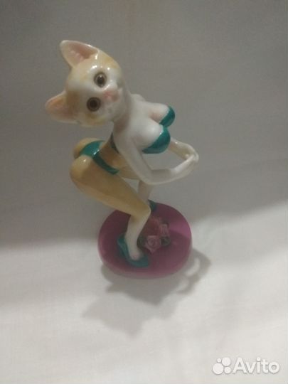 Кошка на свечку