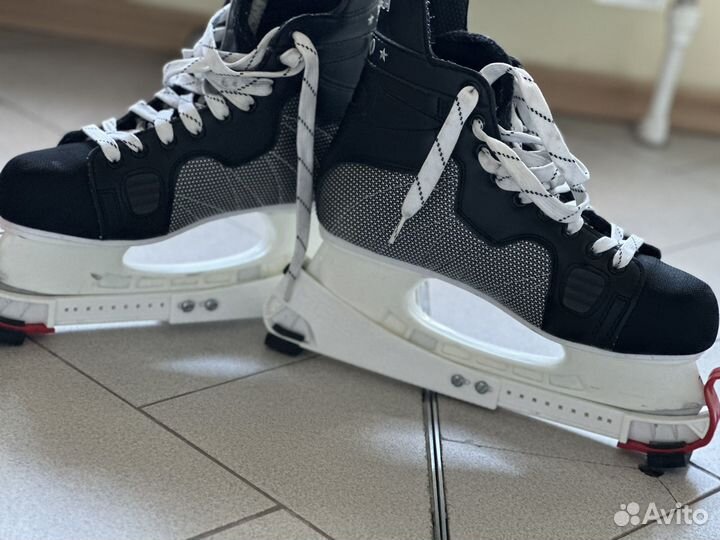 Коньки хоккейные