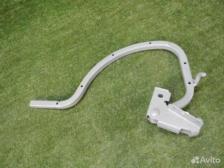 Петля крышки багажника левая VW Polo Sedan (2010-2