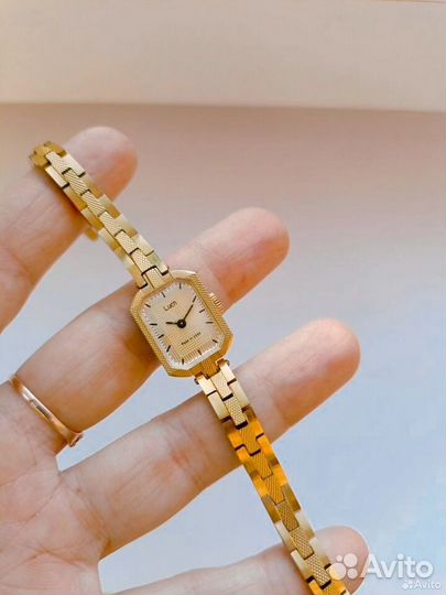 Часы СССР луч женские новые с хранения