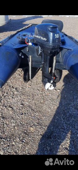 Лодка с мотром