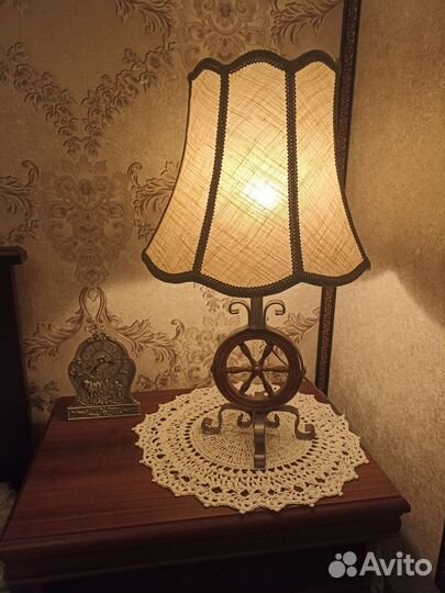 Лампа настольная