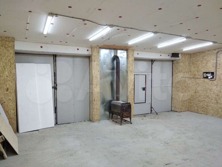 Гараж, > 30 м²