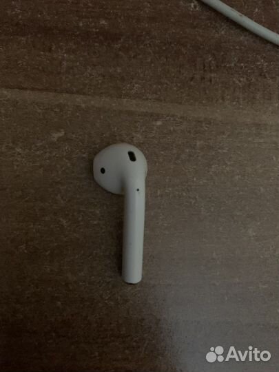 Беспроводные наушники apple airpods 2 левый