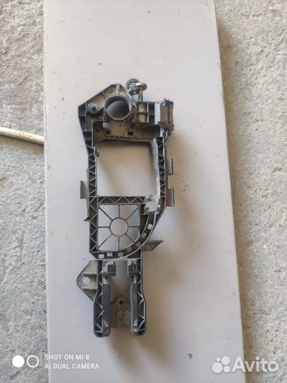 Кронштейн ручки passat b6 2005-2010