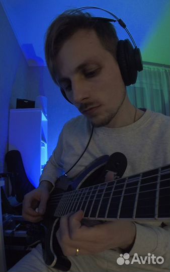 Преподаватель игры на гитаре