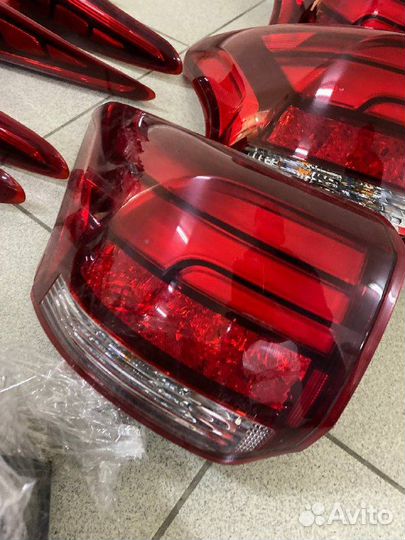 Комплект фонарей Mitsubishi Outlander 3