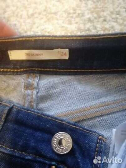 Джинсы levis